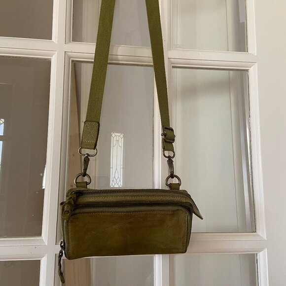 Fossil Cross Body Small Purse Green Leather - Picture 1 of 5
